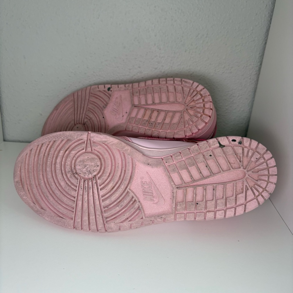 Nike Dunk Low Triple Pink (GS) Size 7Y/8.5W - Picture 7 of 7
